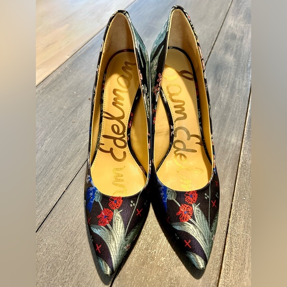 Floral Tapestry Covered Pumps by Sam Edelman - Picture 2 of 13